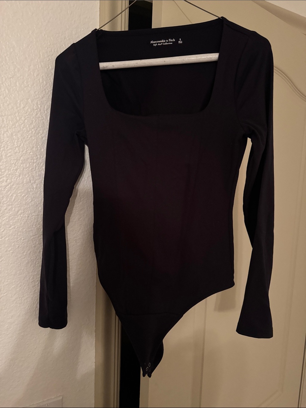 Abercrombie & Fitch Black Long-Sleeve Square Neck Bodysuit - Sleek Fit